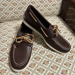 Men’s size 11 Sperry boat shoes.